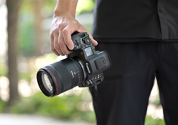 キャノンVL-2 RF85mm f/1.4L VCM: A Hybrid Lens for Capturing Intimate Narratives
